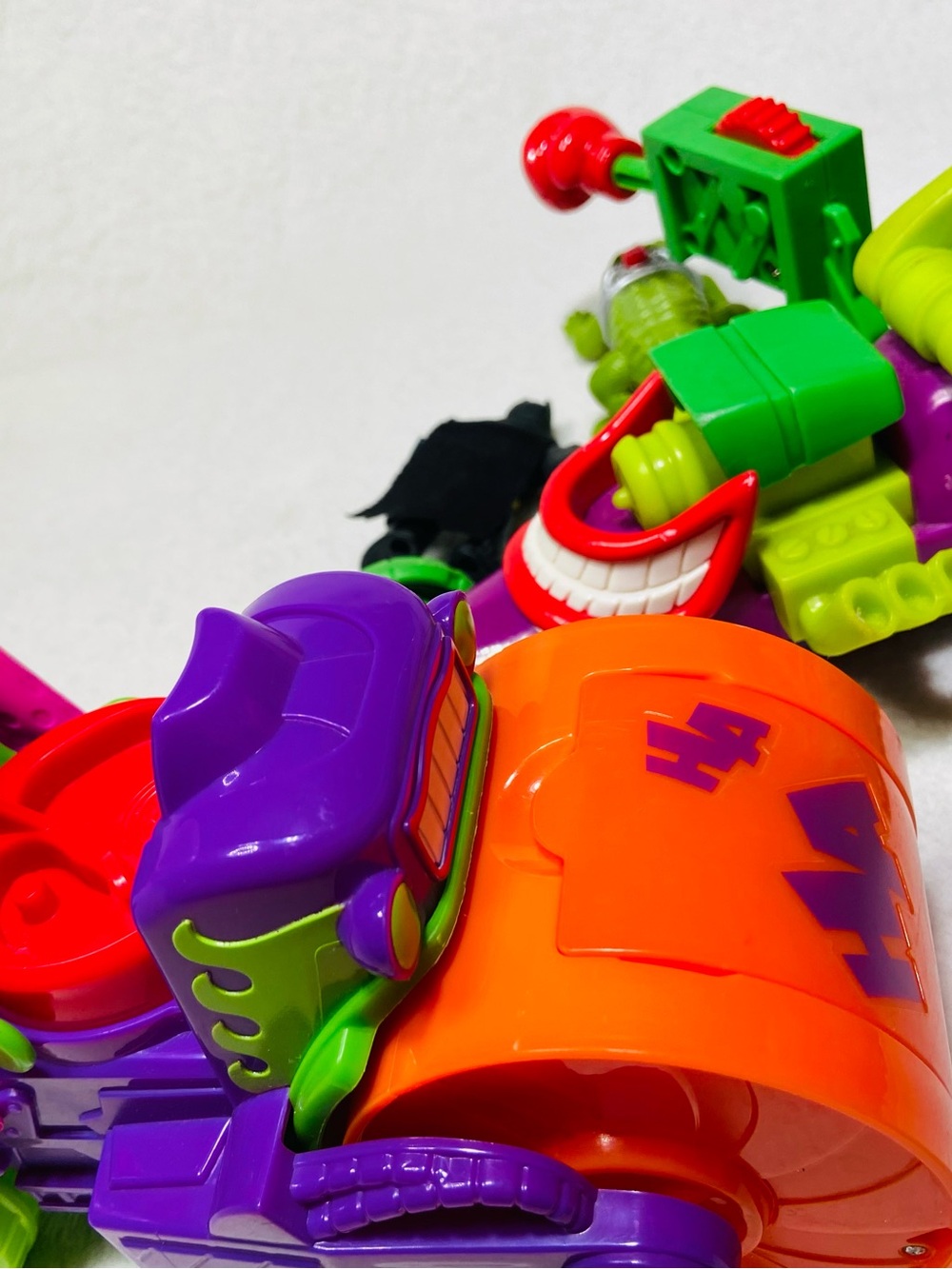 Fisher Price Imaginext DC Batman Joker Imaginext Toy - Picture 11 of 11